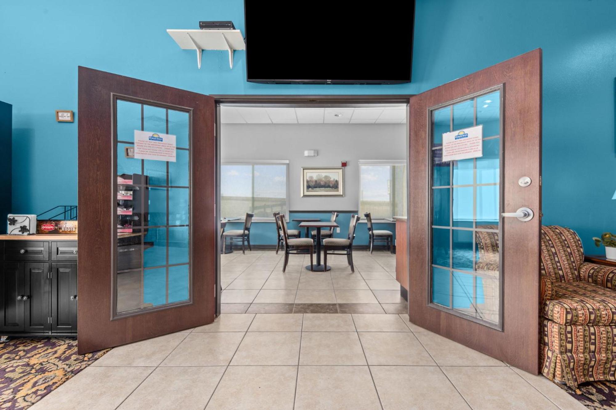 Days Inn By Wyndham Salado Bagian luar foto