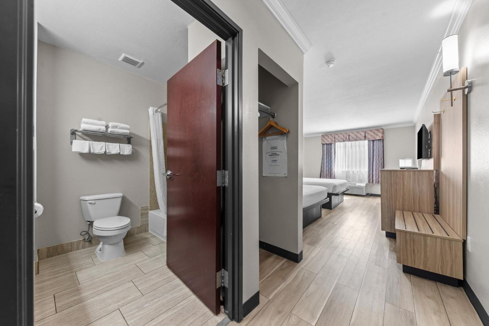 Days Inn By Wyndham Salado Bagian luar foto