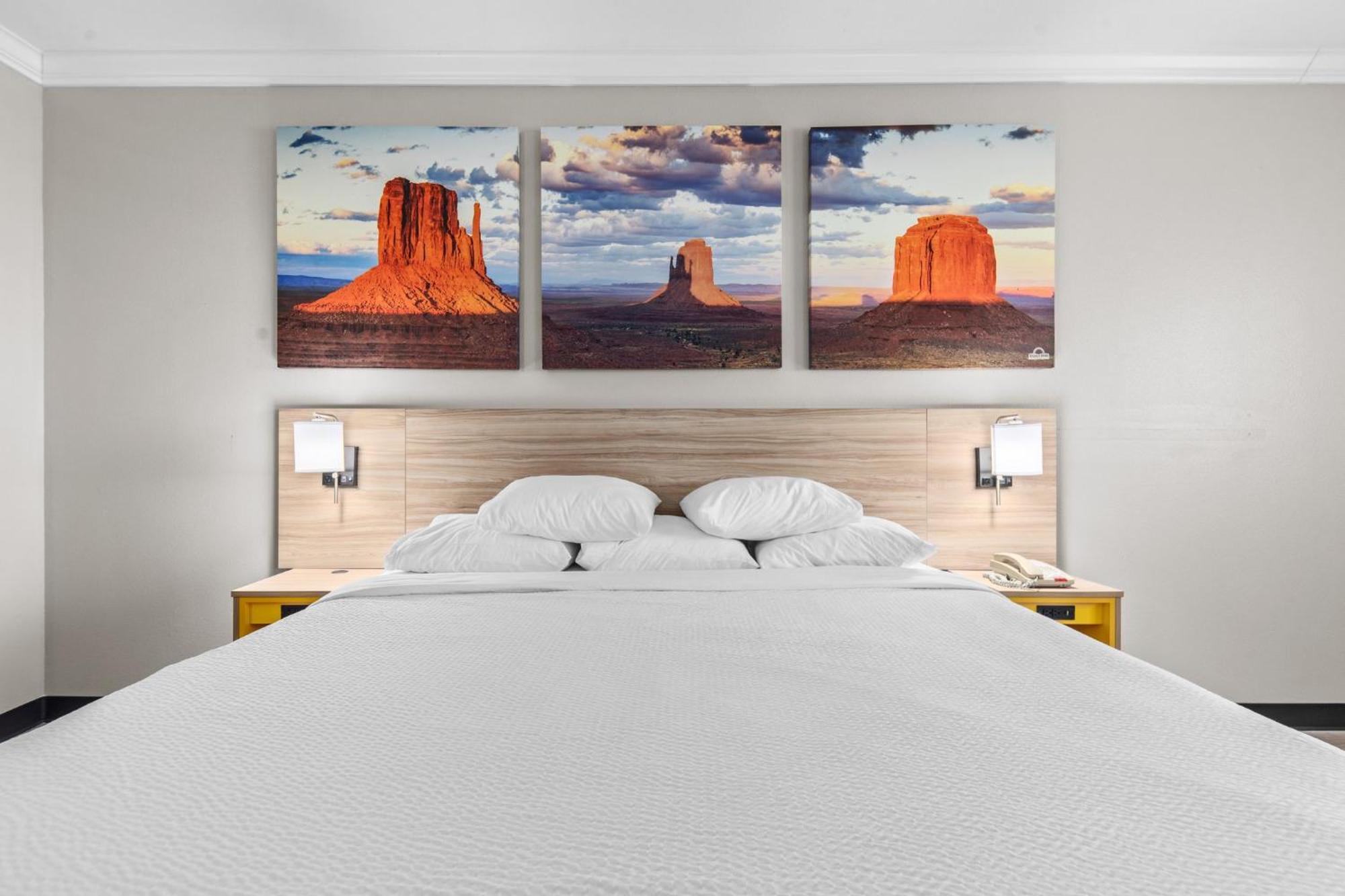 Days Inn By Wyndham Salado Bagian luar foto