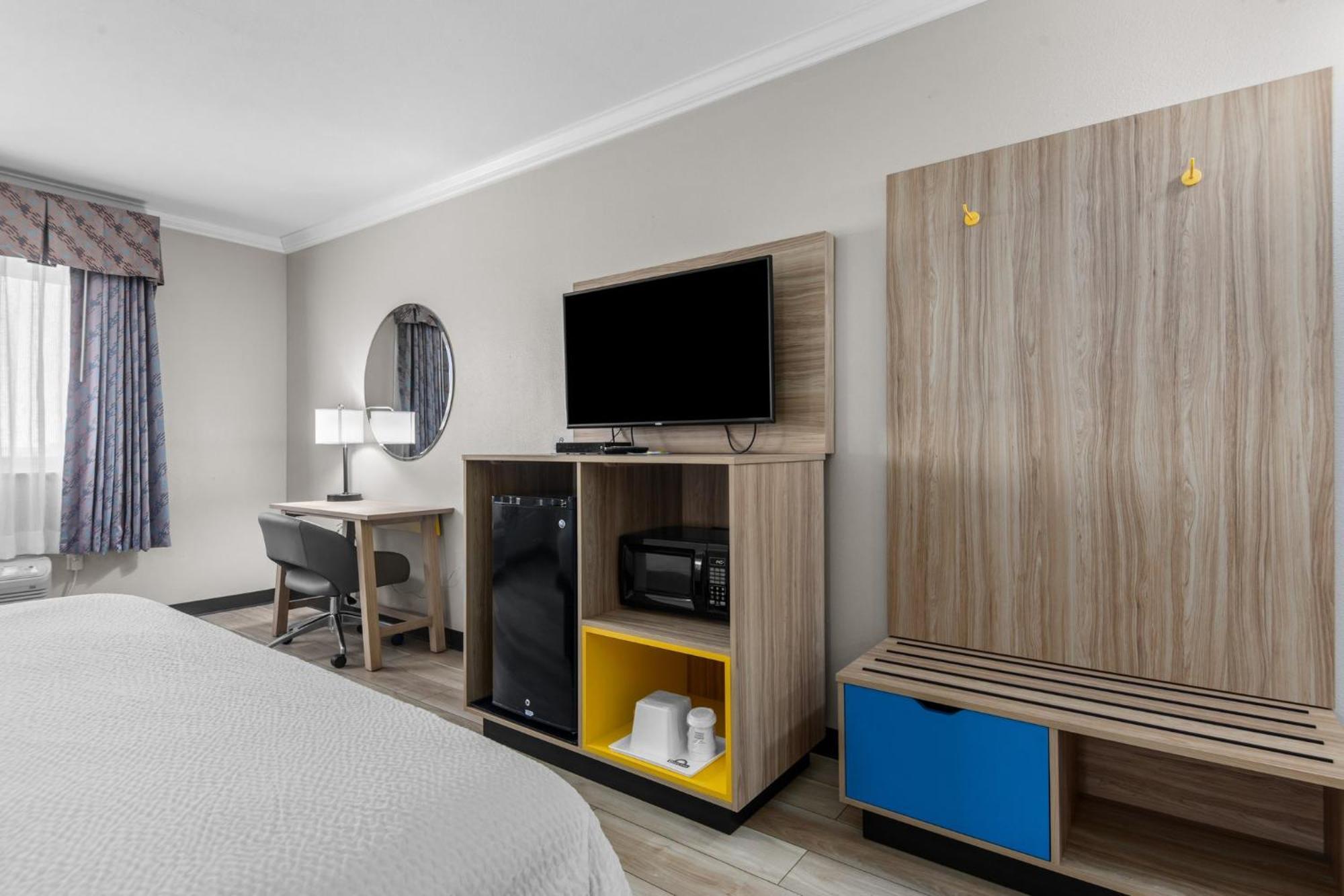 Days Inn By Wyndham Salado Bagian luar foto