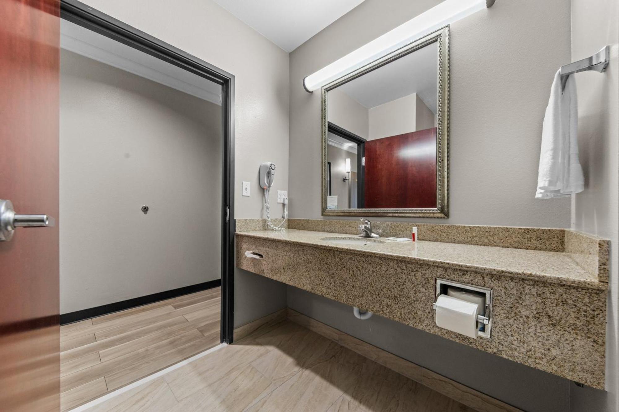 Days Inn By Wyndham Salado Bagian luar foto